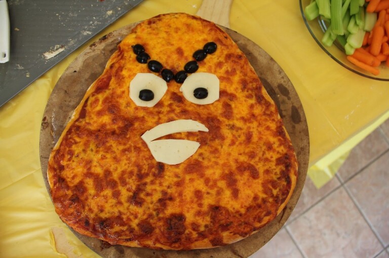 angry bird birthday party pizza