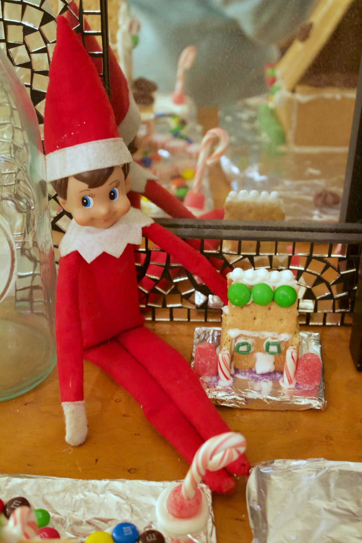 Easy Elf on the shelf ideas - My Mommy Style