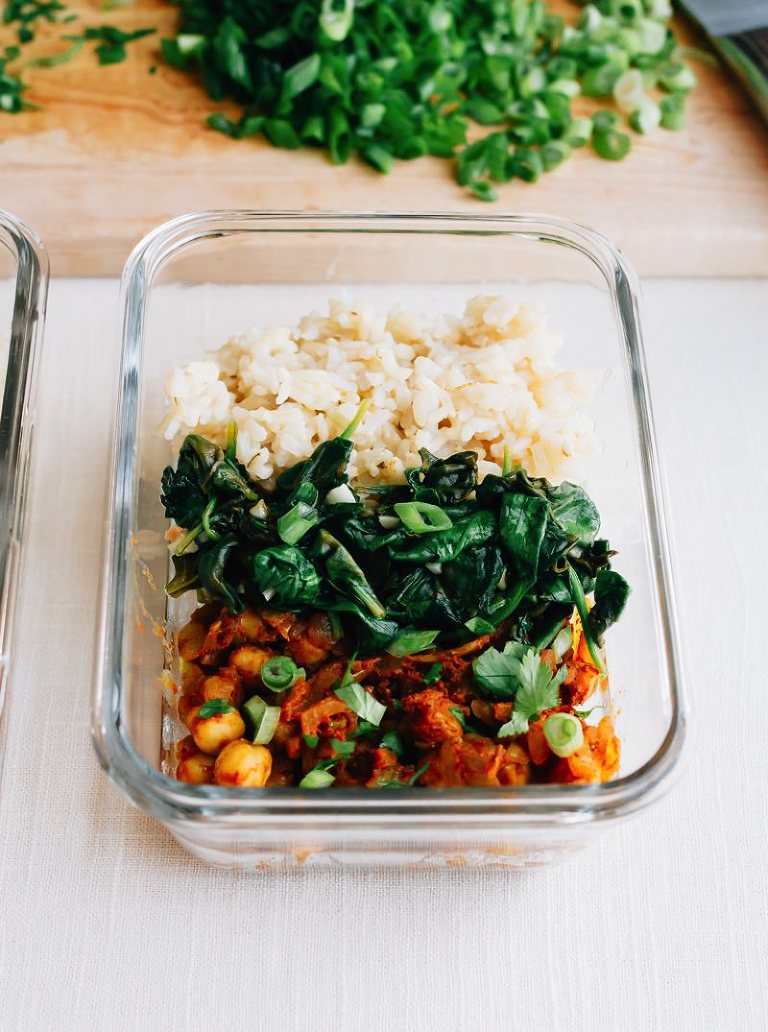 https://www.mymommystyle.com/wp-content/uploads/2017/09/16-22266-post/Curried-Chickpea-Meal-Prep-Bowls-2(pp_w768_h1032).jpg