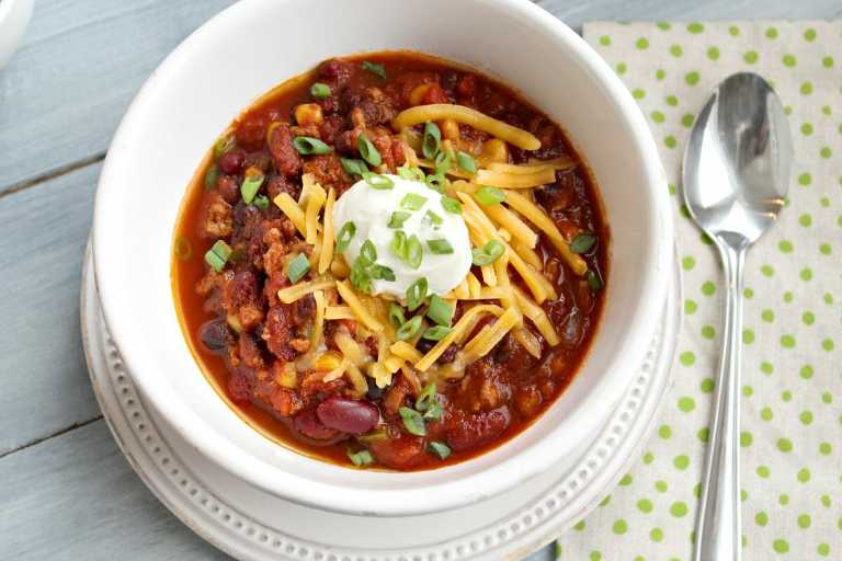 Slow cooker turkey chili {with video} - My Mommy Style